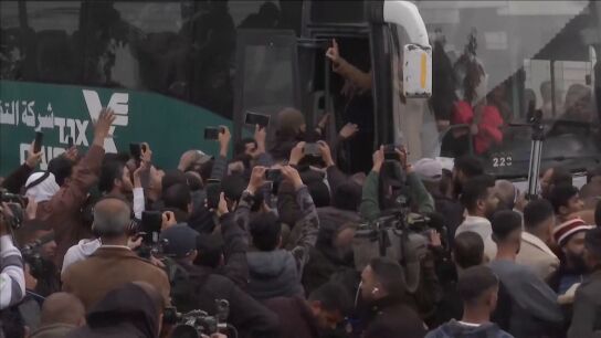 Ham&aacute;s libera a tres rehenes