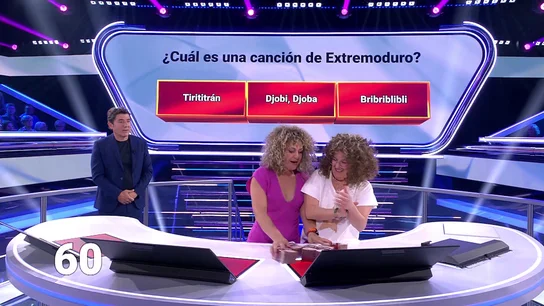 Mari Pili y Bea, concursantes de Atrapa un millón Mari Pili y Bea, concursantes de Atrapa un millón