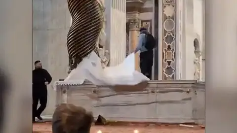 Un hombre de 40 años vandaliza la Basílica de San Pedro Un hombre de 40 años vandaliza la Basílica de San Pedro