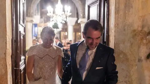 Nicolás de Grecia y Chrysi Vardinogiannis tras casarse Nicolás de Grecia y Chrysi Vardinogiannis tras casarse