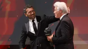 Richard Gere, recibe el premio Goya Internacional 2025 de manos de Antonio Banderas Richard Gere, recibe el premio Goya Internacional 2025 de manos de Antonio Banderas