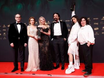 El equipo de La Infiltrada con el Goya a Mejor Pel&iacute;cula