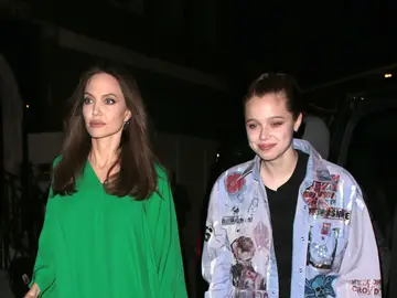 Angelina Jolie junto a su hija Shiloh Angelina Jolie junto a su hija Shiloh