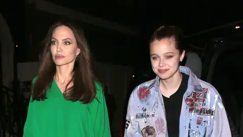 Angelina Jolie junto a su hija Shiloh Angelina Jolie junto a su hija Shiloh