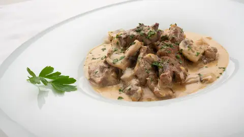 Karlos Arguiñano: receta del exclusivo 'bocado de la reina Strogonoff' Karlos Arguiñano: receta del exclusivo 'bocado de la reina Strogonoff'