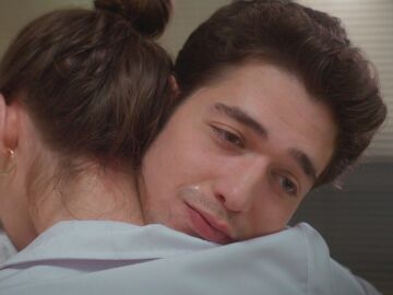  "Ser&aacute;s un buen padre": Seren calma la angustia de Aziz Uras con su amor y comprensi&oacute;n