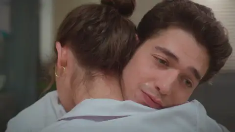 "Serás un buen padre": Seren calma la angustia de Aziz Uras con su amor y comprensión "Serás un buen padre": Seren calma la angustia de Aziz Uras con su amor y comprensión