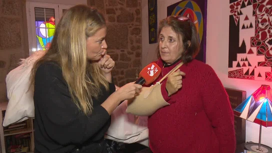 Goretti casi pierde la mano por un canapé Goretti casi pierde la mano por un canapé