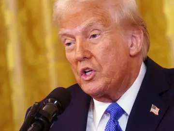 Trump sigue firmando decretos Trump sigue firmando decretos