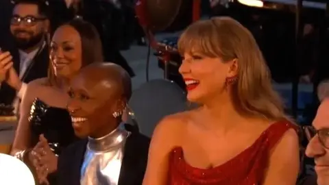 Cynthia Erivo y Taylor Swift en los Grammy Cynthia Erivo y Taylor Swift en los Grammy