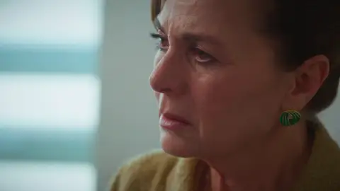 La reacción de Nevra al descubrir que tiene cáncer: "Esto es un castigo por lo que hice" La reacción de Nevra al descubrir que tiene cáncer: "Esto es un castigo por lo que hice"