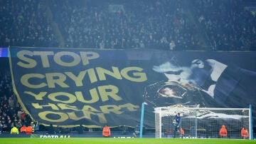 La pancarta de la afición del Manchester City en el Etihad