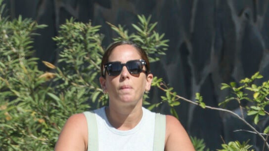 Anabel Pantoja, fotografiada paseando a su hija