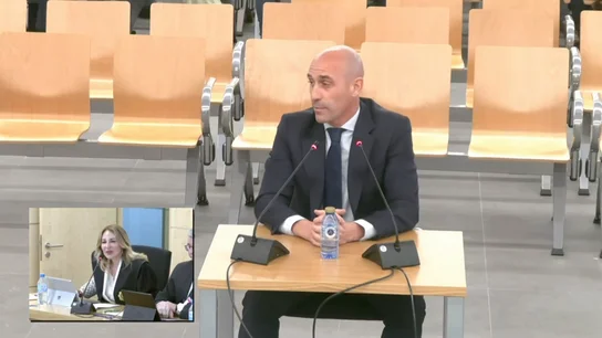 VÍDEO | declaración de Luis Rubiales ante el juez: "Estoy totalmente seguro de que me dio su aprobación" VÍDEO | declaración de Luis Rubiales ante el juez: "Estoy totalmente seguro de que me dio su aprobación"