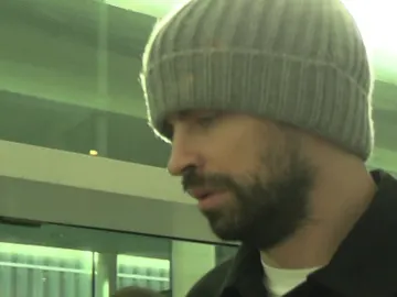Piqué, en el aeropuerto de Barcelona Piqué, en el aeropuerto de Barcelona