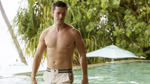 Patrick Schwarzenegger en The White Lotus 3 Patrick Schwarzenegger en The White Lotus 3