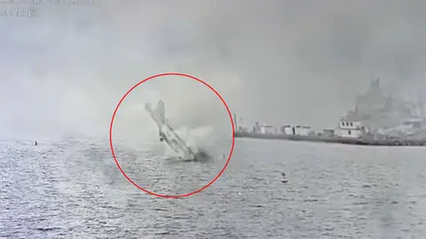 Un caza del ejército norteamericano se estrella en las aguas del estado de California Un caza del ejército norteamericano se estrella en las aguas del estado de California