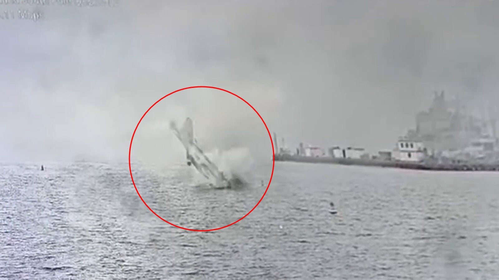Vídeo | Un caza del Ejército de EEUU se estrella en las aguas de California