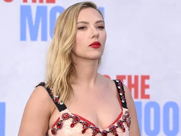 Scarlett Johansson exige la regulación de la IA tras un vídeo 'deepfake' de estrellas contra Kanye West Scarlett Johansson exige la regulación de la IA tras un vídeo 'deepfake' de estrellas contra Kanye West