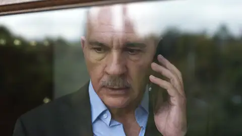 Verónica se adelanta al juez Romero… ¡está a punto de echar a perder su plan! Verónica se adelanta al juez Romero… ¡está a punto de echar a perder su plan!