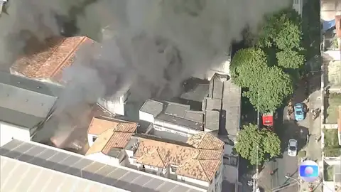 Incendio en una fábrica de Brasil Incendio en una fábrica de Brasil