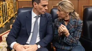 Primera sesión de control al Gobierno de 2025 en el Congreso de los Diputados El presidente del Gobierno, Pedro Sánchez y la vicepresidenta segunda y ministra de Trabajo, Yolanda Díaz, durante una sesión de control, Congreso de los Diputados, a 12 de febrero de 2025, en Madrid (España). Durante la sesión de control, la primera de 2025, el Ejecutivo se enfrenta a las preguntas e interpelaciones de la oposición que se han centrado en la imputación del Fiscal General, la administración Trump y la subida de los impuestos. Tras la sesión de control se votará la convalidació...