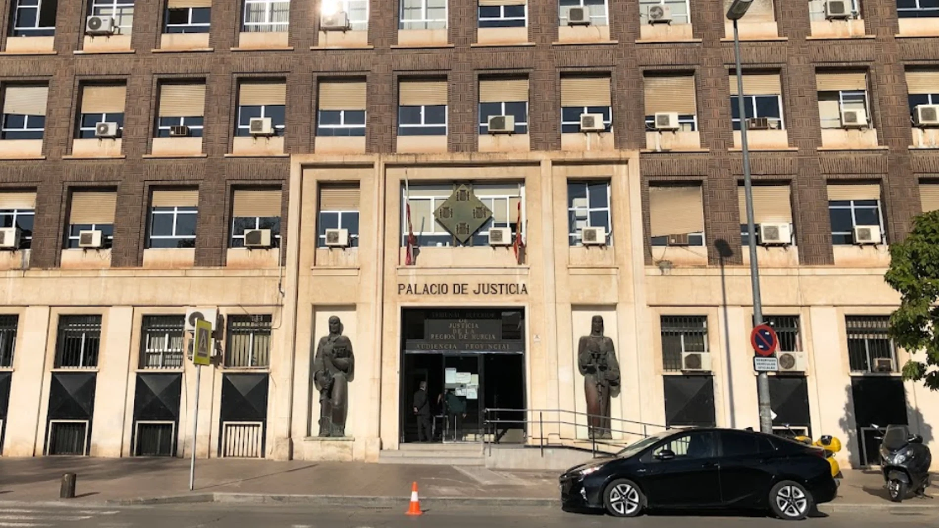 Imagen de archivo del Palacio de Justicia de Murcia. Imagen de archivo del Palacio de Justicia de Murcia.
