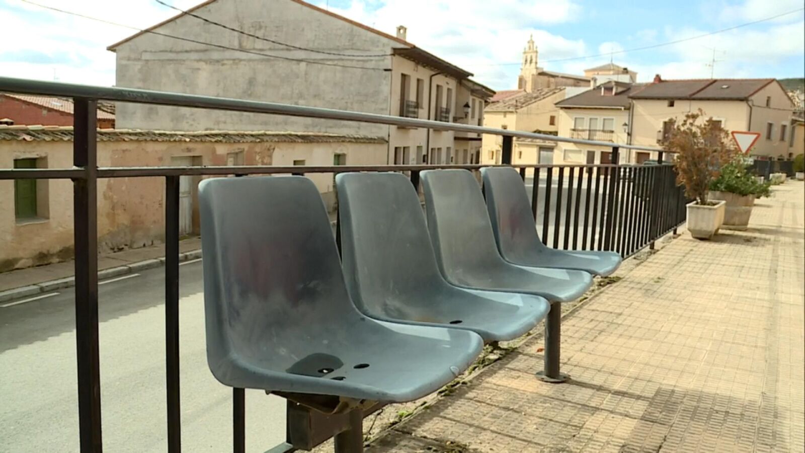 Un trocito de la historia del Camp Nou en un pueblo soriano de la España vaciada