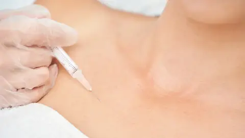 Tratamiento en el escote Tratamiento en el escote