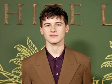 Samuel John Nivola en la Premiere de la temporada de The White Lotus Samuel John Nivola en la Premiere de la temporada de The White Lotus