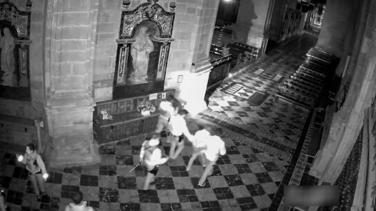 Detienen a un ladr&oacute;n escondido en un armario mientras intentaba robar en la catedral de Calahorra
