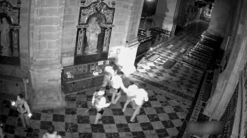 Detienen a un ladrón escondido en un armario mientras intentaba robar en la catedral de Calahorra