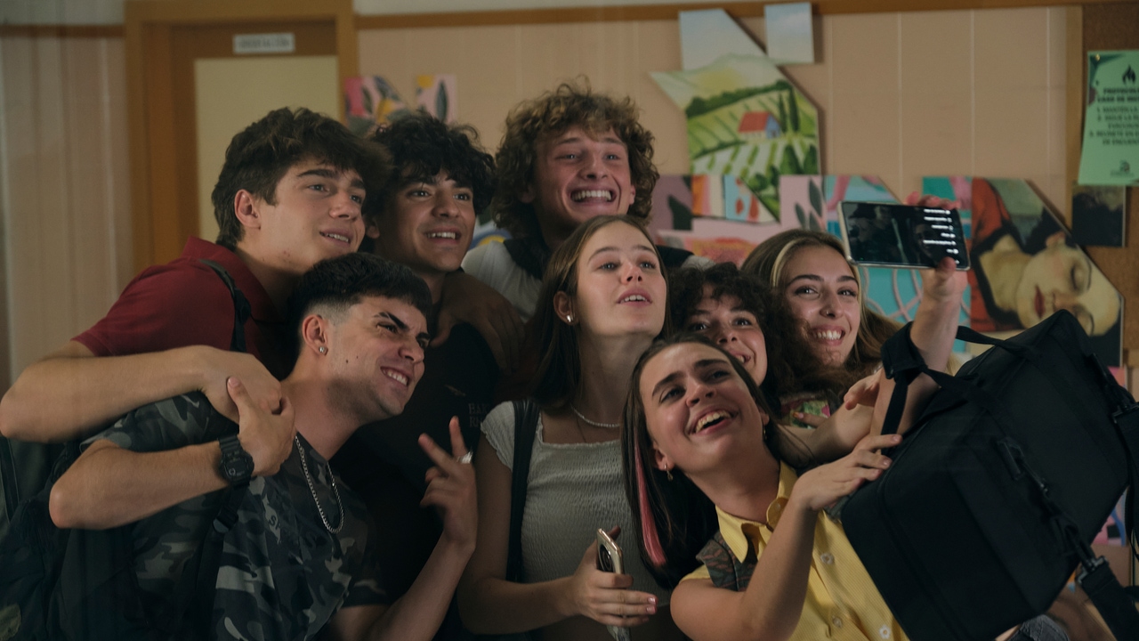 Antena 3 estrena el próximo miércoles los dos primeros capítulos de FoQ. La Nueva Generación tras triunfar en atresplayer Antena 3 estrena el próximo miércoles los dos primeros capítulos de FoQ. La Nueva Generación tras triunfar en atresplayer