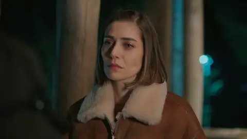 ¿Podrán salvar su amor? Fuat y Asuman se enfrentan a la cruda realidad de su matrimonio ¿Podrán salvar su amor? Fuat y Asuman se enfrentan a la cruda realidad de su matrimonio