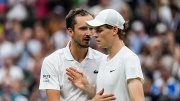 Medvedev y Sinner en los cuartos de final de Wimbledon 2024