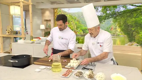 Sopa de setas con crujiente de queso Sopa de setas con crujiente de queso