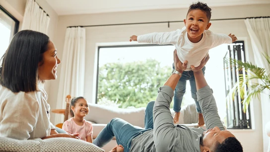 Una familia feliz Una familia feliz