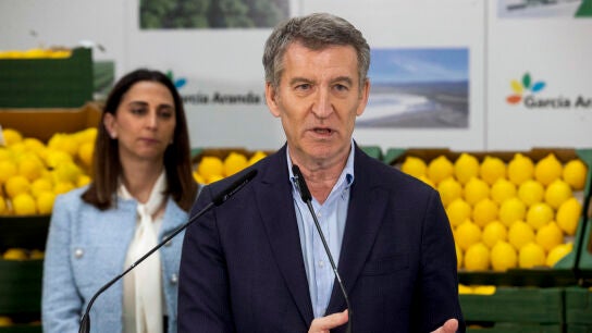 Alberto N&uacute;&ntilde;ez Feij&oacute;o en un acto con agricultores en Murcia