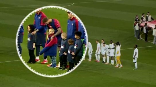 El bonito gesto de I&ntilde;igo Mart&iacute;nez con Dylan, un ni&ntilde;o con c&aacute;ncer, antes del partido ante el Rayo