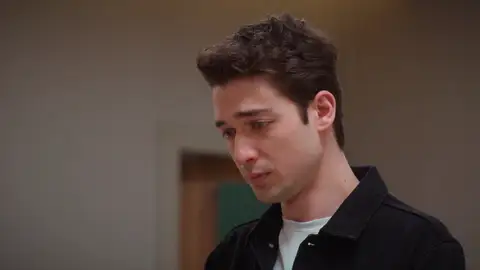 Esta noche en Renacer: la verdad sobre Zeynep sale a la luz y Aziz Uras encuentra el perdón que necesitaba Esta noche en Renacer: la verdad sobre Zeynep sale a la luz y Aziz Uras encuentra el perdón que necesitaba