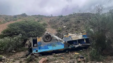 Autobús accidentado en Bolivia Autobús accidentado en Bolivia
