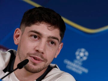 Fede Valverde en la sala de prensa de Valdebebas