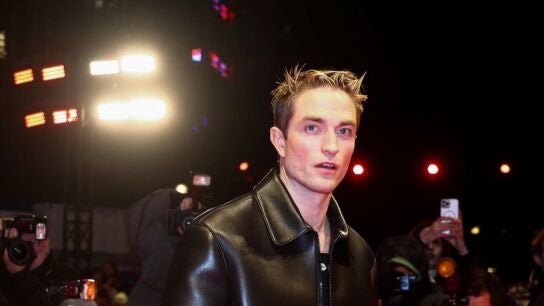 Robert Pattinson en el estreno de Mickey 17 en Londres