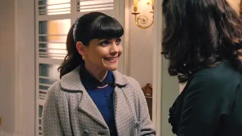 Capítulo 248 de Sueños de libertad; 18 de febrero: Gema le cuenta a Digna que va a empezar a trabajar en la tienda de la fábrica gracias a Marta Capítulo 248 de Sueños de libertad; 18 de febrero: Gema le cuenta a Digna que va a empezar a trabajar en la tienda de la fábrica gracias a Marta