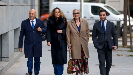 La empresaria Carmen Pano y su hija Leonor