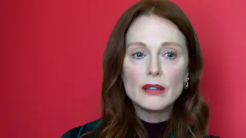 Julianne Moore en La habitación de al lado Julianne Moore en La habitación de al lado