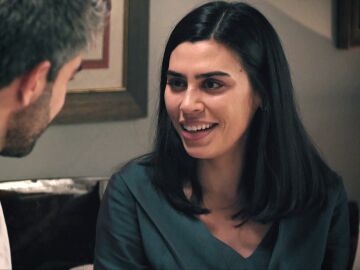 Andr&eacute;s le dice a Mar&iacute;a que nada ha cambiado y le promete que nunca le faltar&aacute; nada ni a ella ni al beb&eacute; que est&aacute;n esperando 