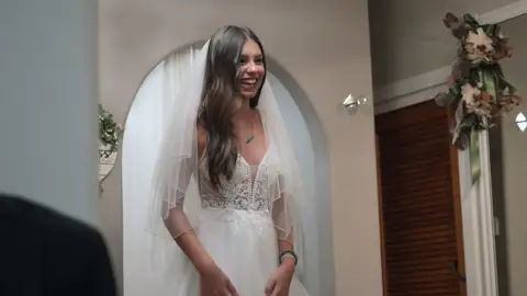 “Me entran ganas de llorar”: Susana se emociona al ver a Salma vestida de novia “Me entran ganas de llorar”: Susana se emociona al ver a Salma vestida de novia