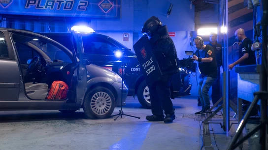 Desactivación de explosivos en directo: La unidad TEDAX-NRBQ de la Policía Nacional sorprende con una demostración de su último experimento Desactivación de explosivos en directo: La unidad TEDAX-NRBQ de la Policía Nacional sorprende con una demostración de su último experimento