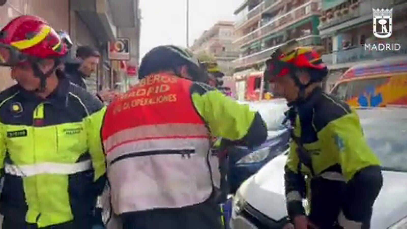 Muere un hombre y su mujer está grave al caer por el hueco del ascensor en Madrid